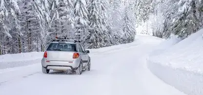 coche-en-la-carretera