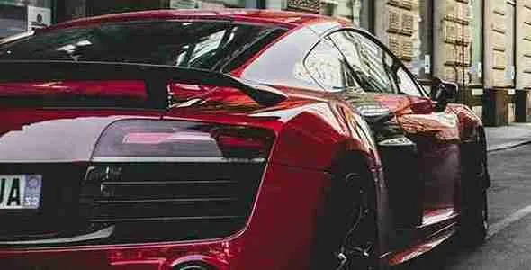 red-sportcar-vert-590x300-1-der